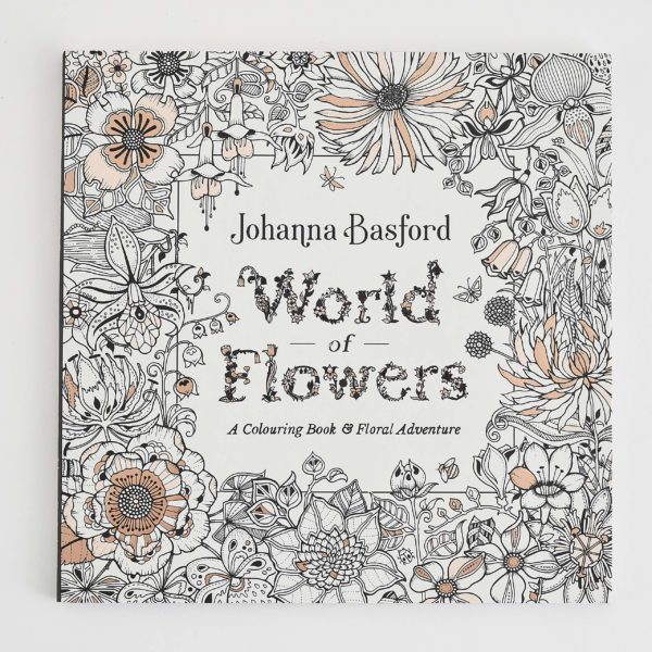 World of Flowers: A Colouring Book and Floral Adventure by Johanna Basford - Paperback